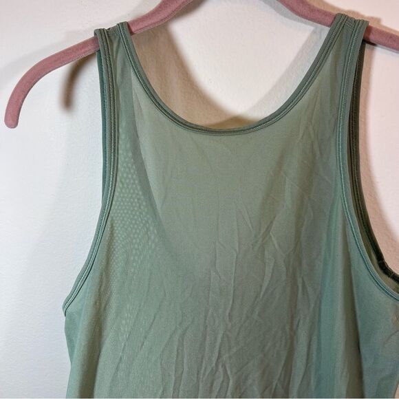 Lululemon Women’s Green Mesh High Neck Scoop Back Tank Top 4 - Picture 2 of 9